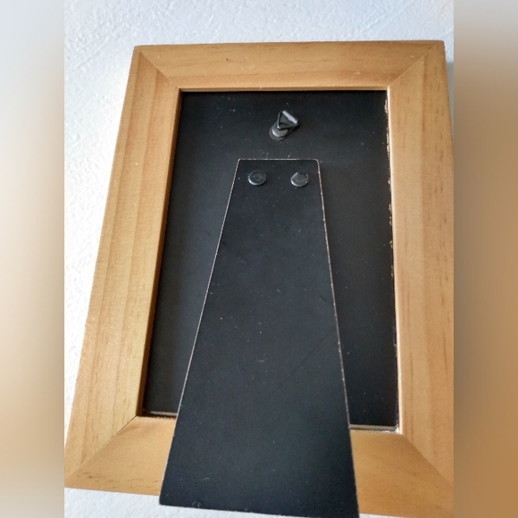 Mitford 4" x 6" Blonde Wood Table Top or Wall Frame - Picture 2 of 5